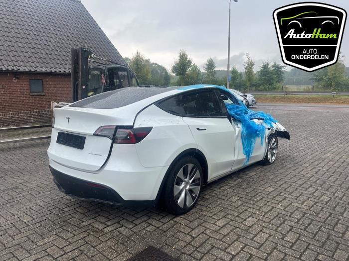 Tesla Model Y Long Range 72kWh Sloopvoertuig (2023, Wit)