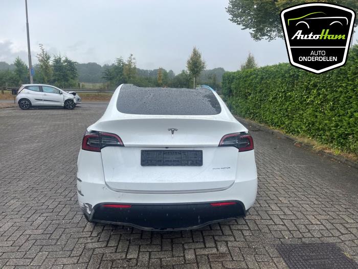Tesla Model Y Long Range 72kWh Sloopvoertuig (2023, Wit)