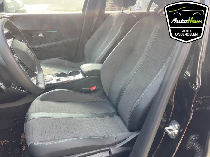 Peugeot 208 II e-208 50 kWh Sloopvoertuig (2022, Zwart)