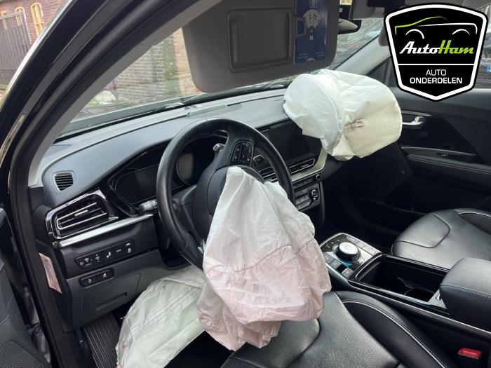 Kia Niro I E-Niro 64 kWh Sloopvoertuig (2020, Zwart)