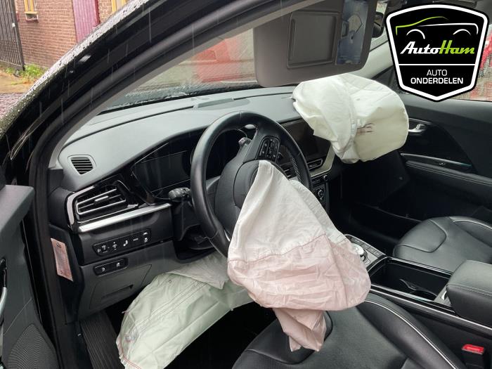 Kia Niro I E-Niro 64 kWh Sloopvoertuig (2020, Zwart)