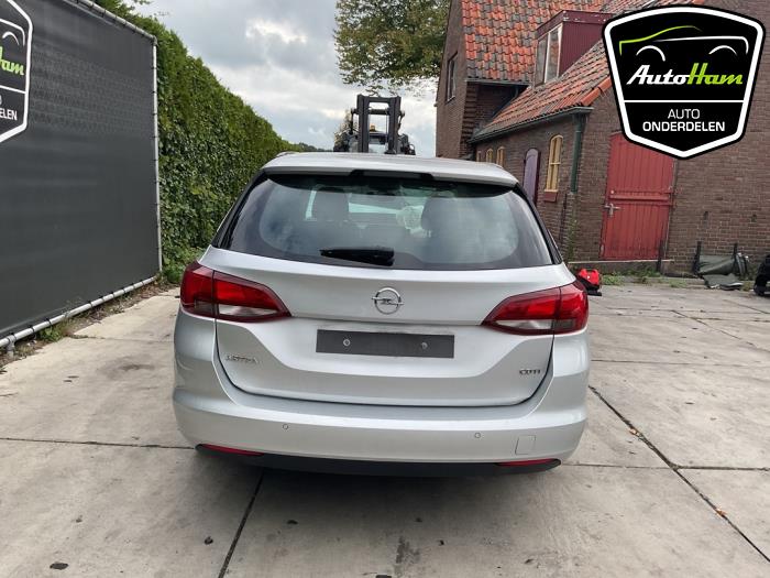 Opel Astra K Sports Tourer 1.6 CDTI 136 16V Sloopvoertuig (2018, Zilvergrijs)