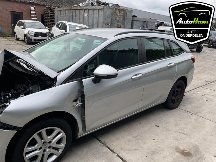 Opel Astra K Sports Tourer 1.6 CDTI 136 16V Sloopvoertuig (2018, Zilvergrijs)