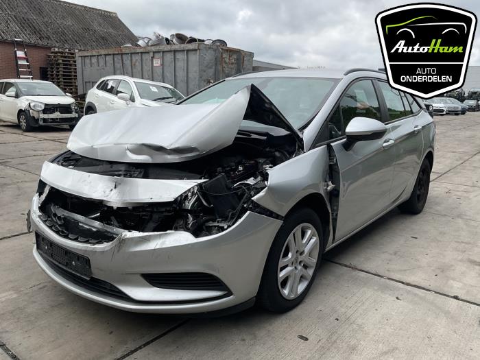 Opel Astra K Sports Tourer 1.6 CDTI 136 16V Sloopvoertuig (2018, Zilvergrijs)