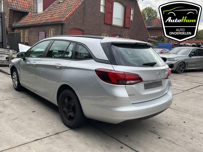 Opel Astra K Sports Tourer 1.6 CDTI 136 16V Sloopvoertuig (2018, Zilvergrijs)