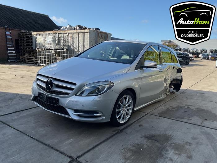 Mercedes B 1.6 B-200 BlueEFFICIENCY Turbo 16V Sloopvoertuig (2014, Grijs)