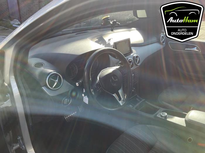 Mercedes B 1.6 B-200 BlueEFFICIENCY Turbo 16V Sloopvoertuig (2014, Grijs)