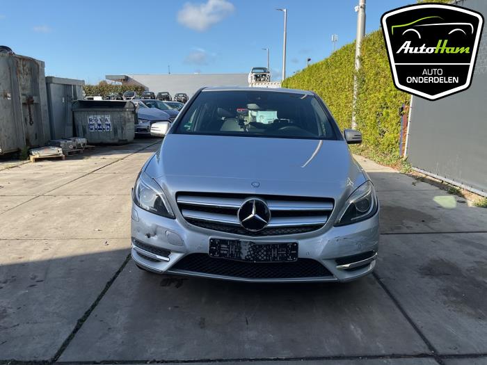 Mercedes B 1.6 B-200 BlueEFFICIENCY Turbo 16V Sloopvoertuig (2014, Grijs)