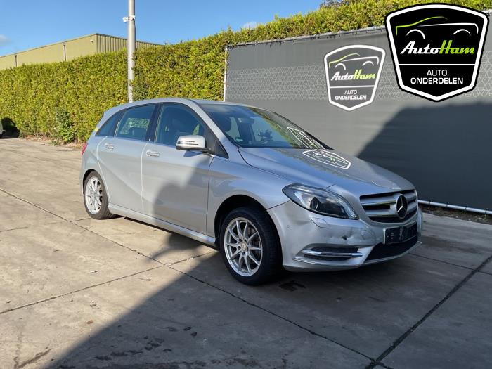 Mercedes B 1.6 B-200 BlueEFFICIENCY Turbo 16V Sloopvoertuig (2014, Grijs)