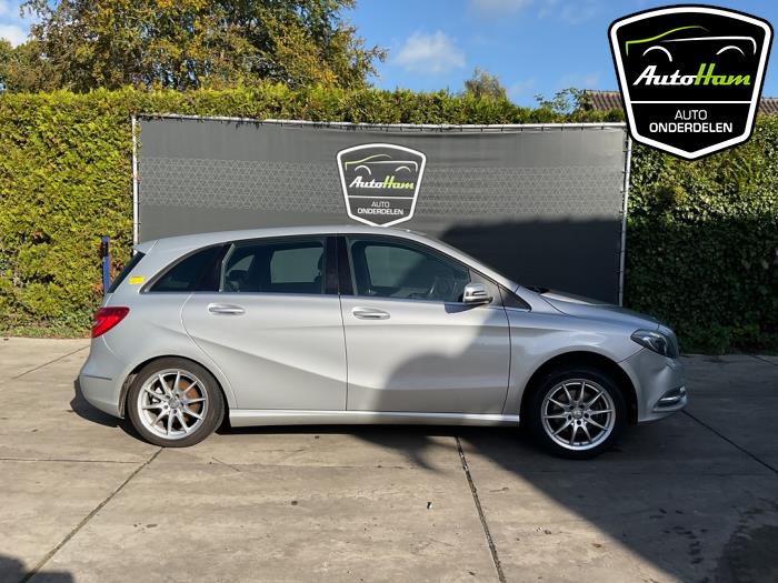 Mercedes B 1.6 B-200 BlueEFFICIENCY Turbo 16V Sloopvoertuig (2014, Grijs)
