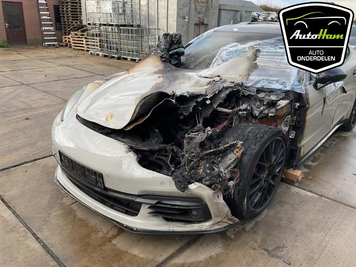 Porsche Panamera 3.0 V6 24V Sloopvoertuig (2018, Grijs)