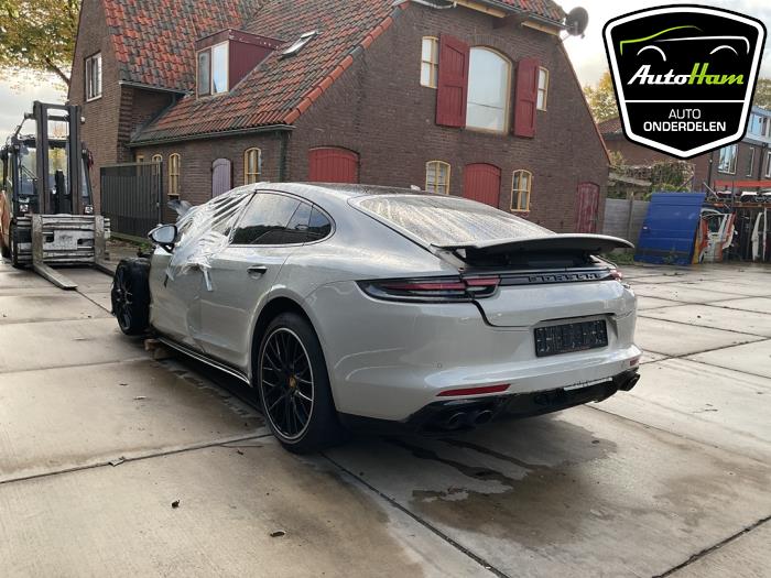 Porsche Panamera 3.0 V6 24V Sloopvoertuig (2018, Grijs)