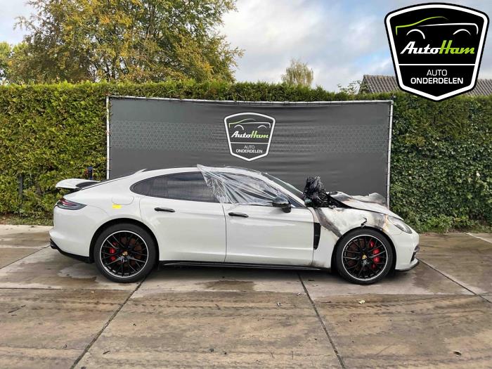 Porsche Panamera 3.0 V6 24V Sloopvoertuig (2018, Grijs)