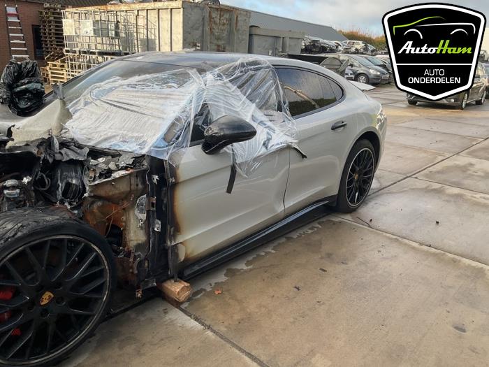 Porsche Panamera 3.0 V6 24V Sloopvoertuig (2018, Grijs)