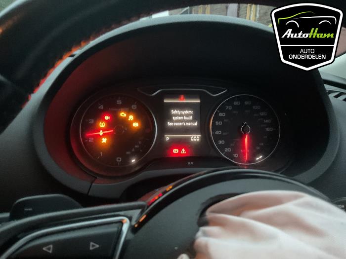 Audi A3 Sportback 1.4 TFSI 16V Sloopvoertuig (2015, Donker, Grijs)