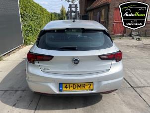 Opel Astra K 1.6 CDTI 110 16V Sloopvoertuig (2018, Zilvergrijs)
