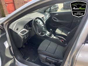 Opel Astra K 1.6 CDTI 110 16V Sloopvoertuig (2018, Zilvergrijs)