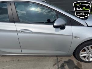 Opel Astra K 1.6 CDTI 110 16V Sloopvoertuig (2018, Zilvergrijs)