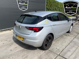Opel Astra K 1.6 CDTI 110 16V Sloopvoertuig (2018, Zilvergrijs)