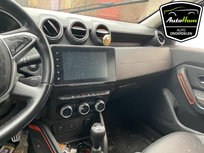 Dacia Duster 1.0 TCE 100 Bi-Fuel, Eco-G 12V Sloopvoertuig (2022, Grijs)