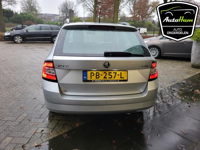 Skoda Fabia III Combi 1.2 TSI 16V Greentech Sloopvoertuig (2017, Grijs)