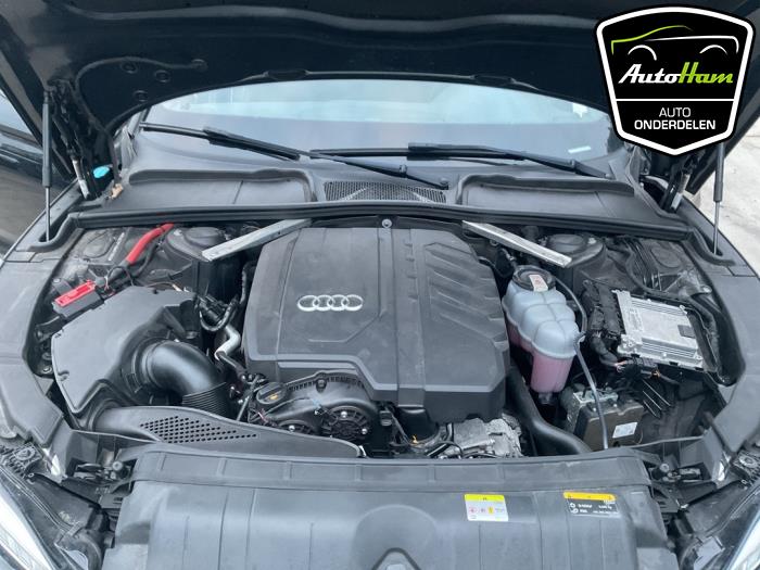 Audi A5 Sportback 2.0 40 TFSI Mild Hybrid 16V Sloopvoertuig (2021, Zwart)