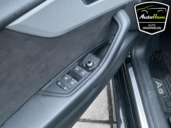 Audi A5 Sportback 2.0 40 TFSI Mild Hybrid 16V Sloopvoertuig (2021, Zwart)