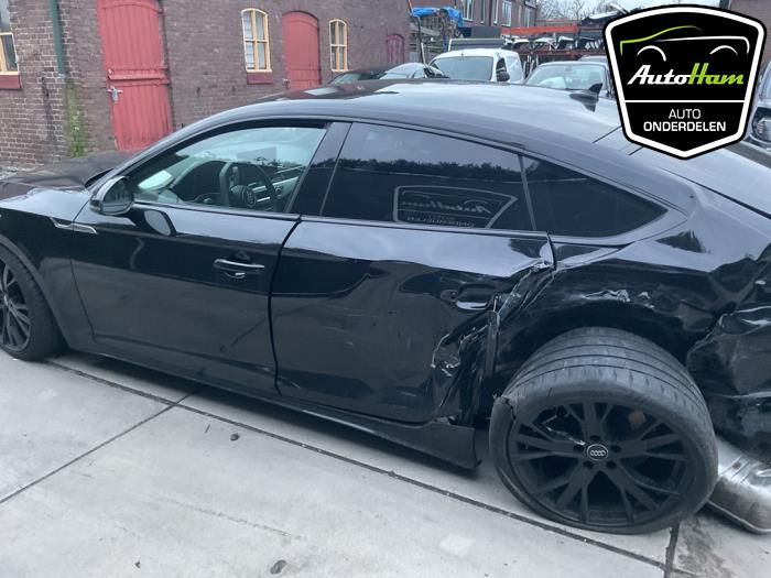 Audi A5 Sportback 2.0 40 TFSI Mild Hybrid 16V Sloopvoertuig (2021, Zwart)