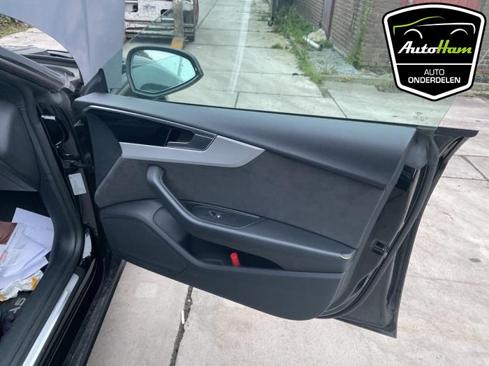 Audi A5 Sportback 2.0 40 TFSI Mild Hybrid 16V Sloopvoertuig (2021, Zwart)