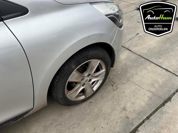 Renault Clio IV 0.9 Energy TCE 90 12V Sloopvoertuig (2013, Grijs)