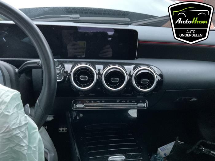 Mercedes A 1.3 A-180 Turbo 16V Sloopvoertuig (2019, Grijs)