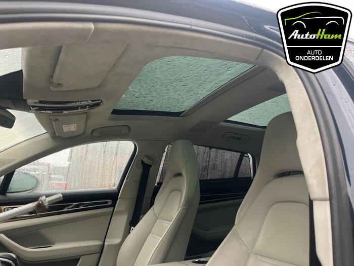 Porsche Panamera 4.0 V8 32V Turbo Sloopvoertuig (2017, Blauw)