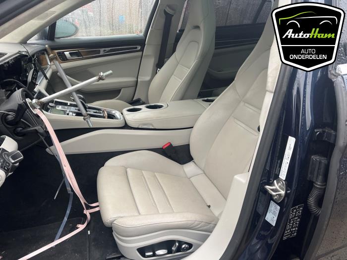 Porsche Panamera 4.0 V8 32V Turbo Sloopvoertuig (2017, Blauw)