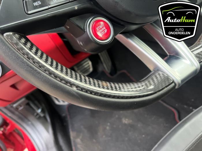 Alfa Romeo Giulia 2.9 Bi-Turbo V6 24V Quadrifoglio Verde Sloopvoertuig (2017, Rood)