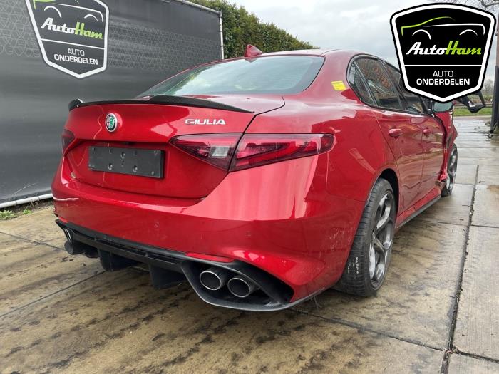 Alfa Romeo Giulia 2.9 Bi-Turbo V6 24V Quadrifoglio Verde Sloopvoertuig (2017, Rood)