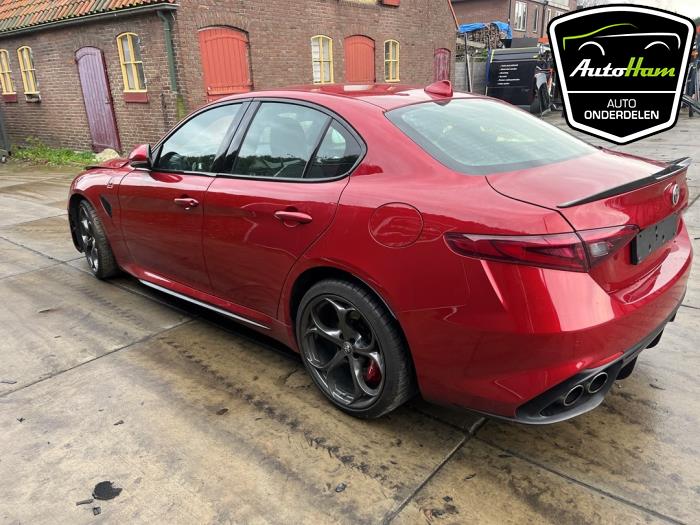 Alfa Romeo Giulia 2.9 Bi-Turbo V6 24V Quadrifoglio Verde Sloopvoertuig (2017, Rood)