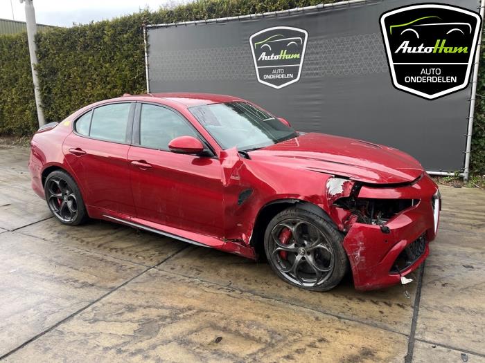 Alfa Romeo Giulia 2.9 Bi-Turbo V6 24V Quadrifoglio Verde Sloopvoertuig (2017, Rood)