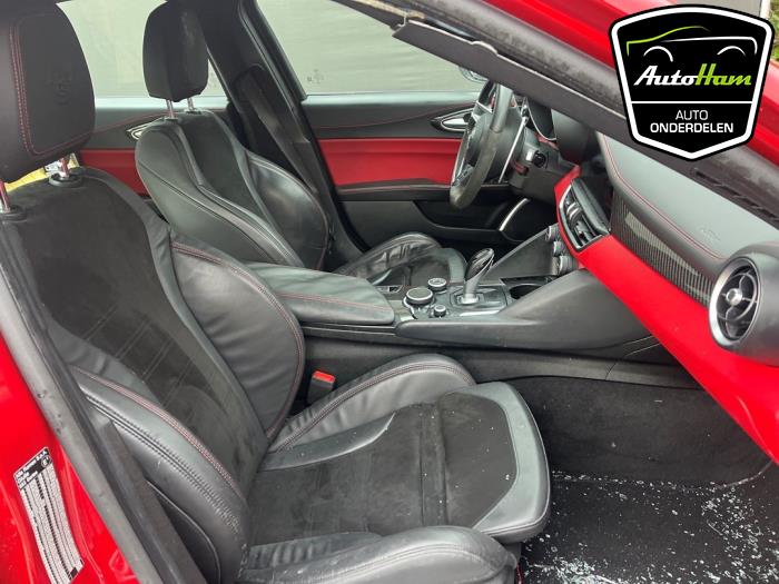 Alfa Romeo Giulia 2.9 Bi-Turbo V6 24V Quadrifoglio Verde Sloopvoertuig (2017, Rood)