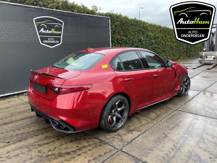 Alfa Romeo Giulia 2.9 Bi-Turbo V6 24V Quadrifoglio Verde Sloopvoertuig (2017, Rood)