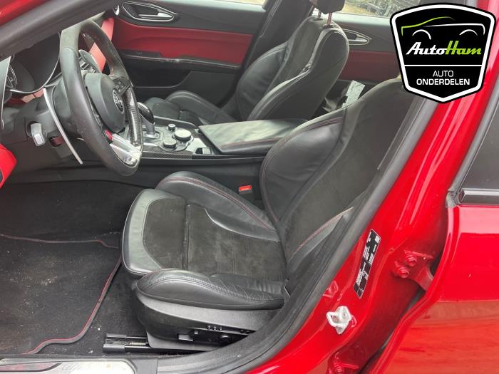 Alfa Romeo Giulia 2.9 Bi-Turbo V6 24V Quadrifoglio Verde Sloopvoertuig (2017, Rood)