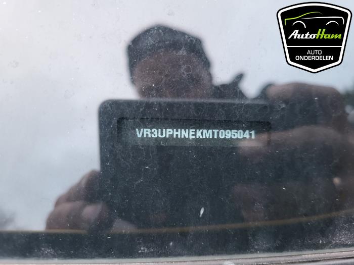 Peugeot 208 II 1.2 Vti 12V PureTech 100 Sloopvoertuig (2021, Geel)