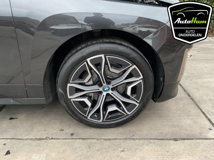 BMW iX xDrive40 77 kWh Sloopvoertuig (2021, Grijs)