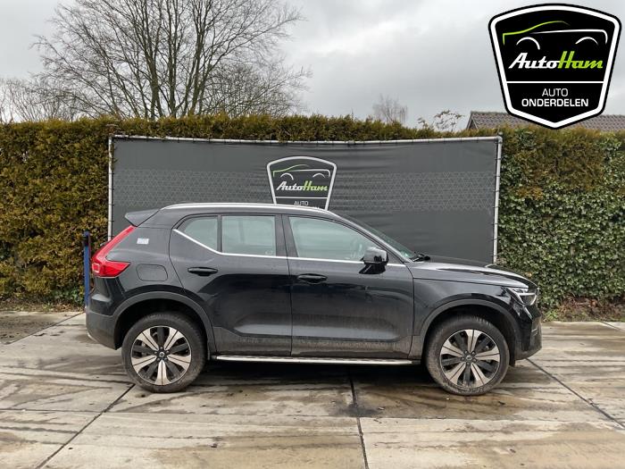 Volvo XC40 1.5 T5 Plug-in Hybrid 16V Sloopvoertuig (2023, Zwart)