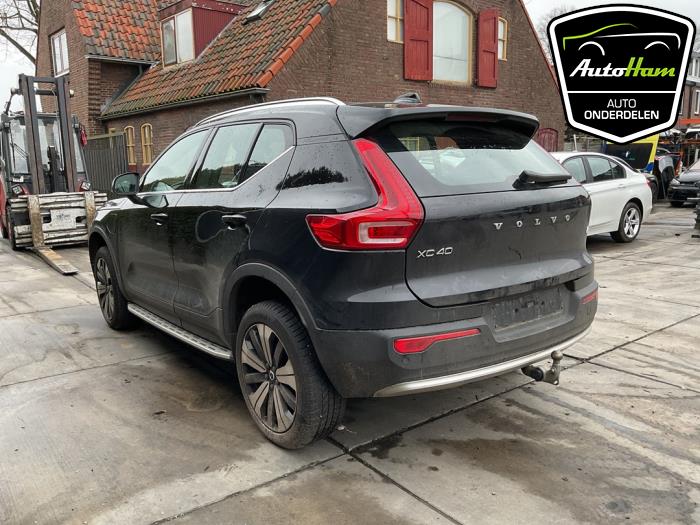 Volvo XC40 1.5 T5 Plug-in Hybrid 16V Sloopvoertuig (2023, Zwart)