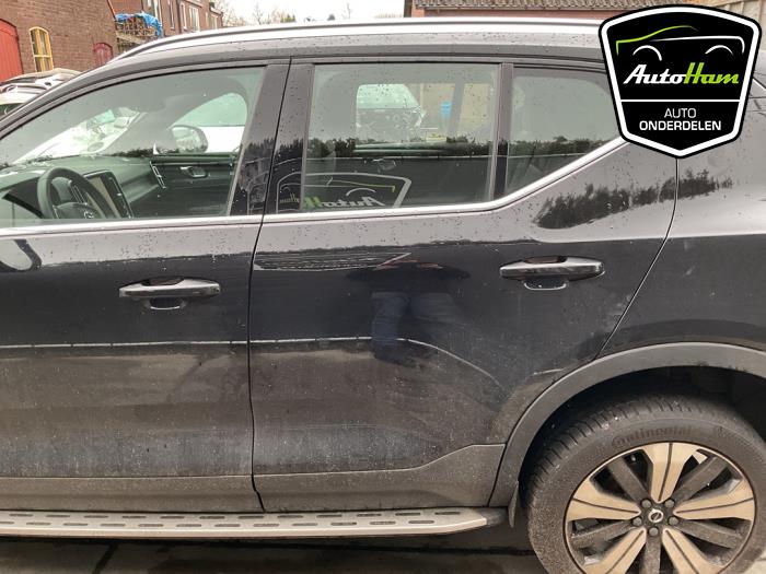 Volvo XC40 1.5 T5 Plug-in Hybrid 16V Sloopvoertuig (2023, Zwart)