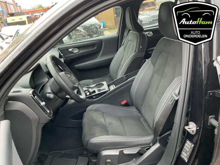 Volvo XC40 1.5 T5 Plug-in Hybrid 16V Sloopvoertuig (2023, Zwart)