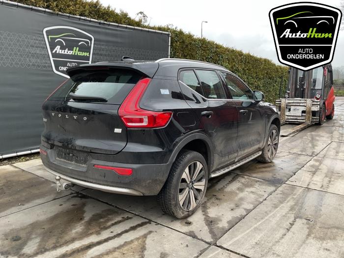 Volvo XC40 1.5 T5 Plug-in Hybrid 16V Sloopvoertuig (2023, Zwart)
