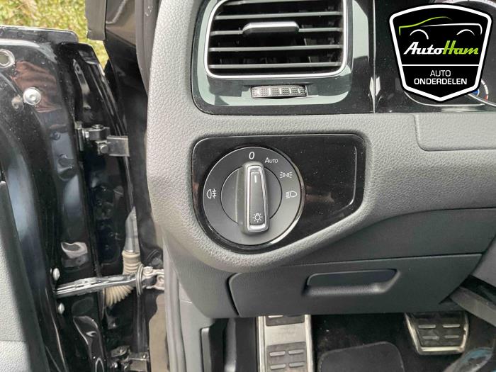 Volkswagen Golf VII 2.0 R 4Motion 16V Sloopvoertuig (2016, Zwart)