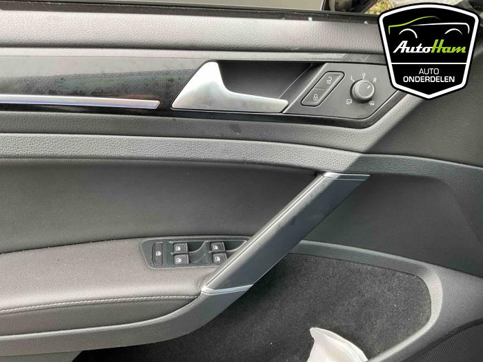 Volkswagen Golf VII 2.0 R 4Motion 16V Sloopvoertuig (2016, Zwart)