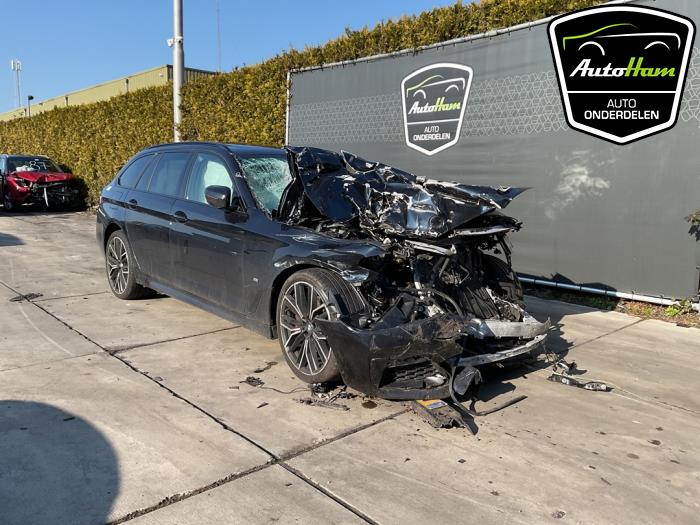 BMW 5 serie Touring 530i 2.0 TwinPower Turbo 16V Mild Hybrid Sloopvoertuig (2021, Zwart)